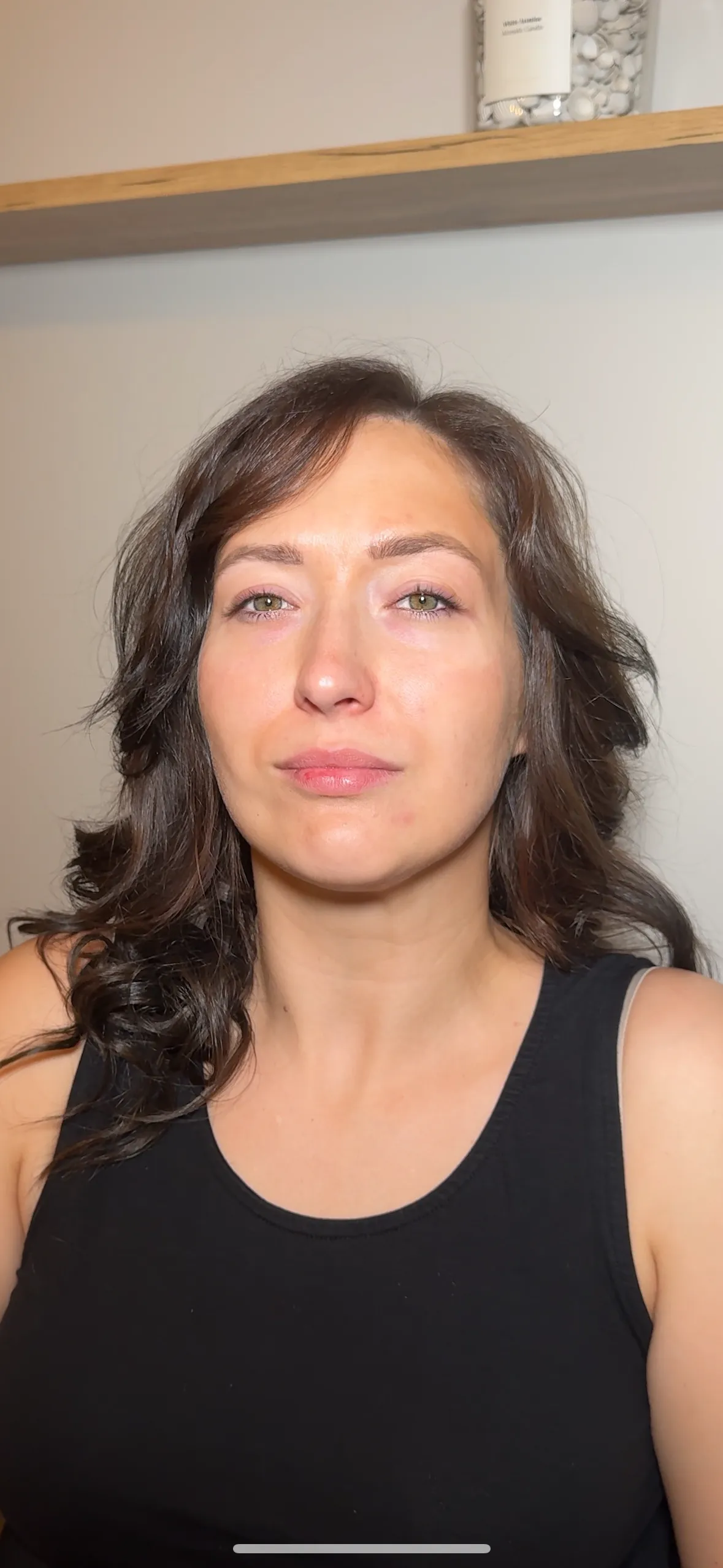 Nałożenie bazy pod makijaż pielęgnacja cery Gdynia